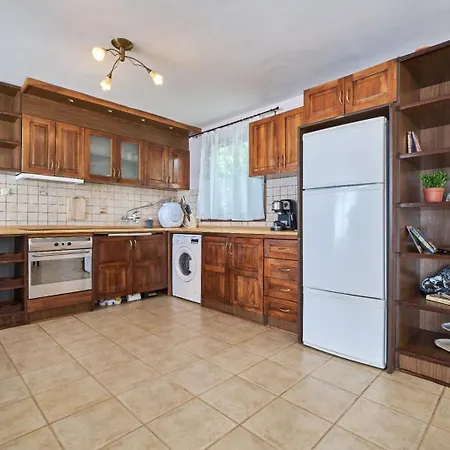 Луксозна вила Super Cozy With A Sea View And A Fireplace